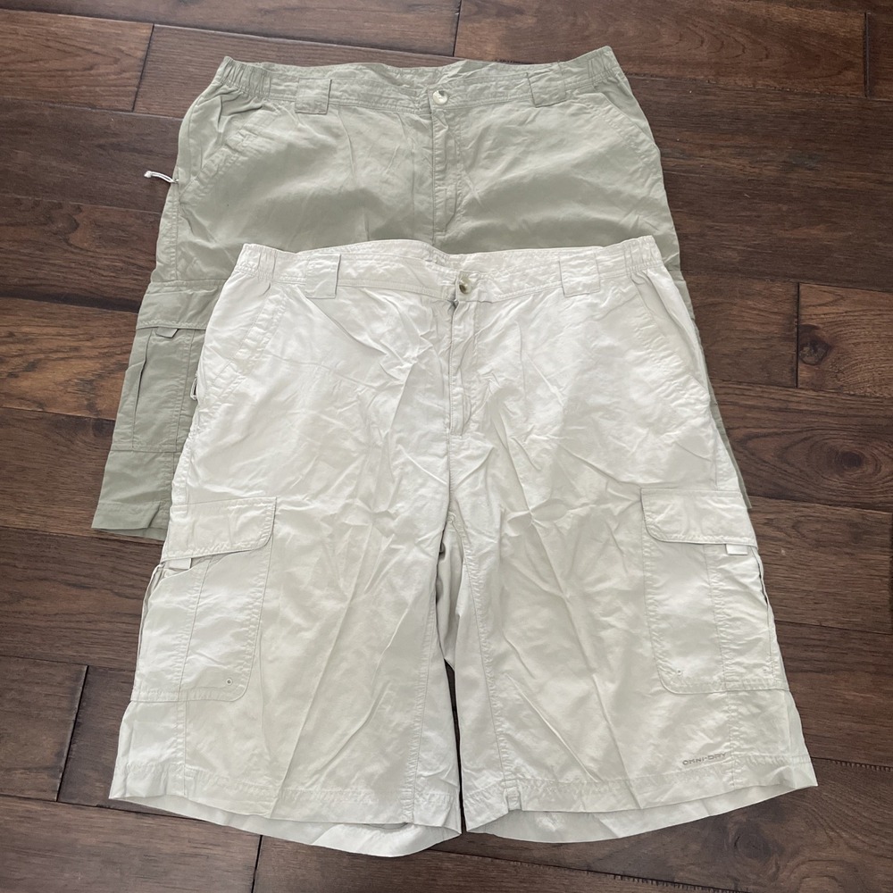 Columbia Shorts Mens XL Beige Moss Titanium Cargo Outdoor Hiking Nylon Omni Dry
